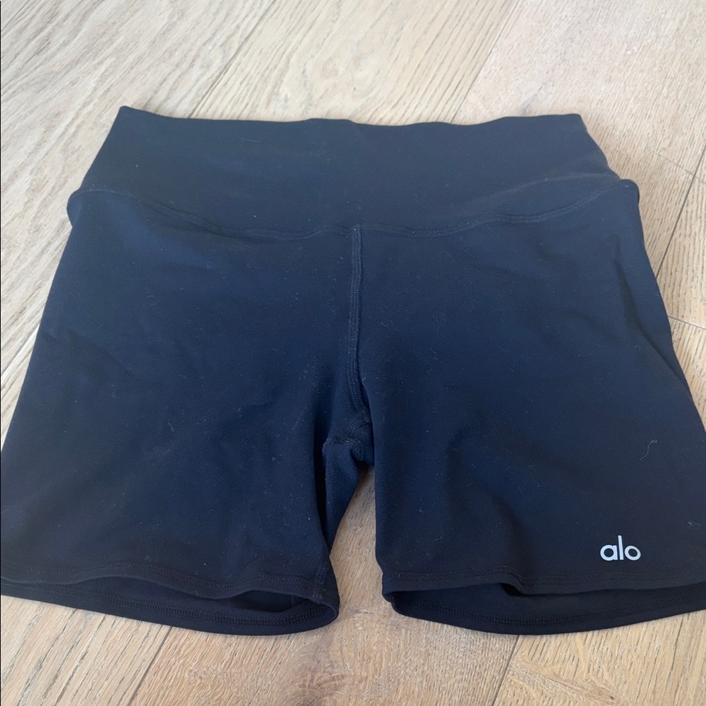 ALO Yoga Women's Classic Black Bike Shorts